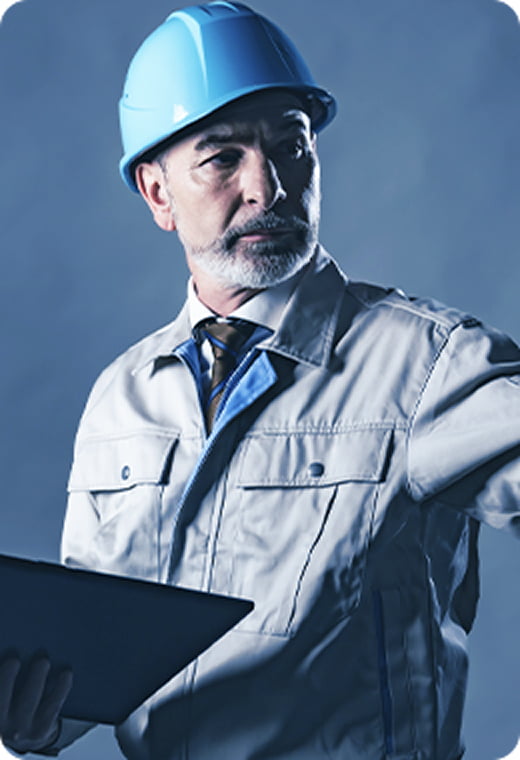 工場で働く人々