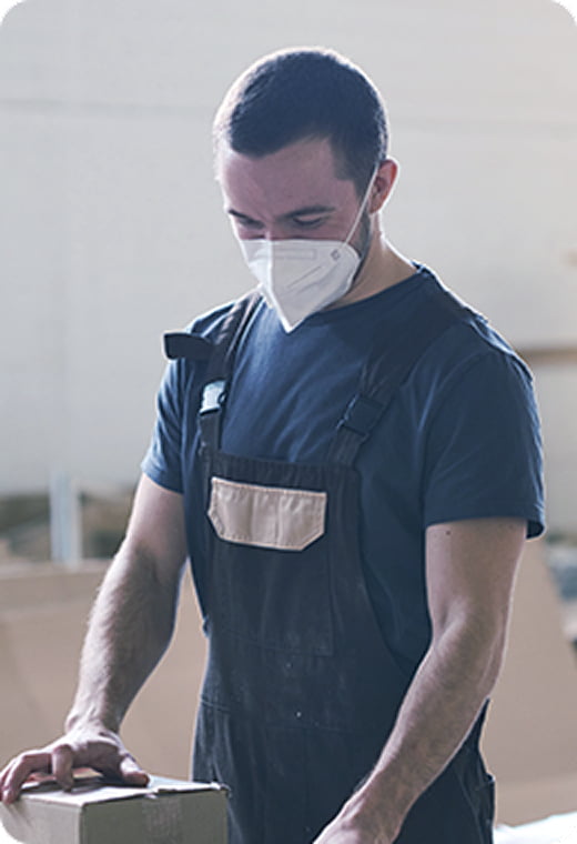 工場で働く人々